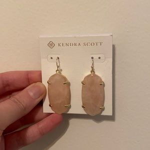 NWT Kendra Scott Esme Drop Earrings in Rose Quartz and gold